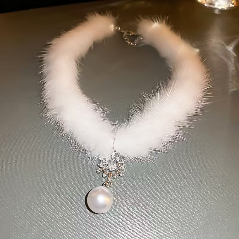 Elegant White Feather & Pearl Cat Collar