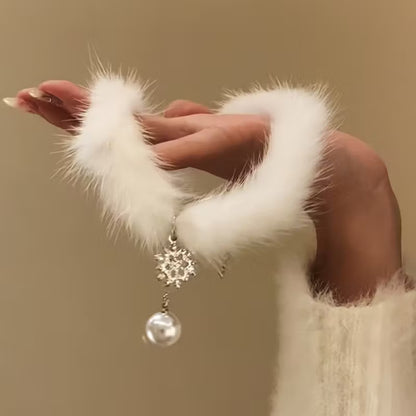 Elegant White Feather & Pearl Cat Collar